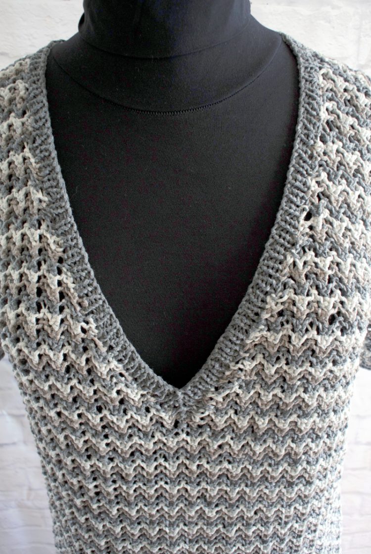 • stricken • kurzarm Pullover im Rippenajourmuster • mit V-Ausschnitt