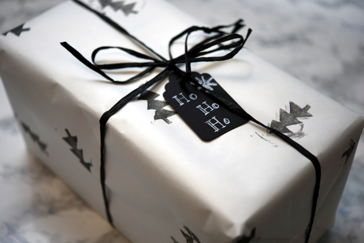 • diy • Geschenkpapier selber designen • Tannenbaum • hübsch verpackt