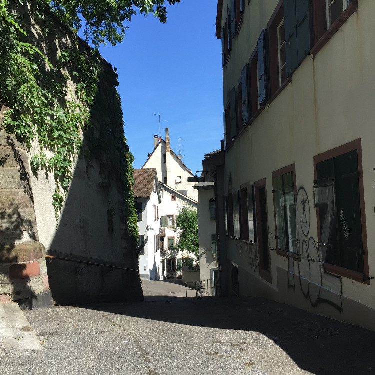 • tell a story • Geschichten erzählen über meine Stadt Basel • Seitengasse