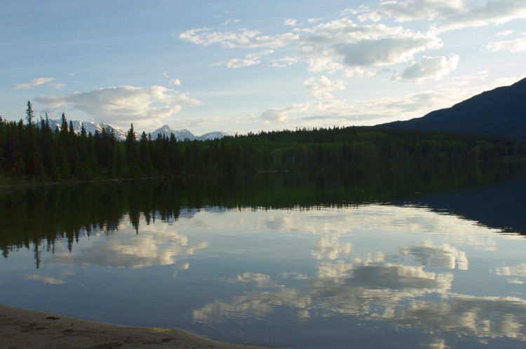 Unterwegs in Kanada auf einen wunderschönen See getroffen