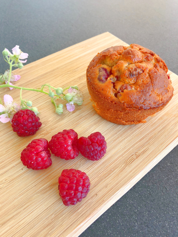 • lecker • Himbeermuffins und einen Blick in meinen Garten • Himbeeren aus dem Garten